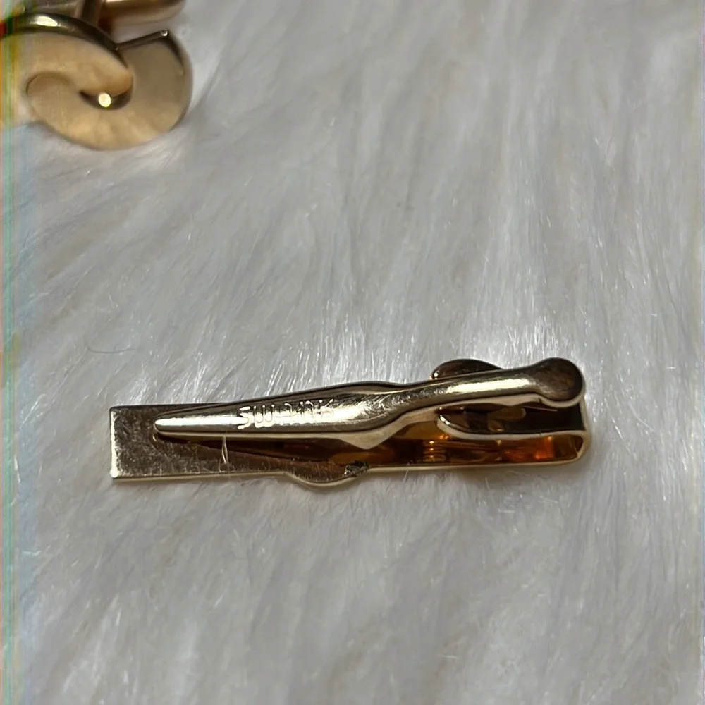 Vintage Swank Gold Tone Retro Tie Clip and Matching Cuff links